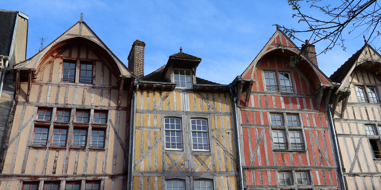Grand Est, Holzbauweise